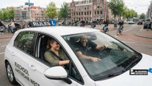 Eerste rijles Amsterdam West met professionele rijinstructeur en beginnende bestuurder